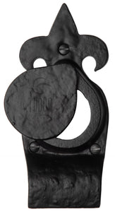 The Tudor Cylinder Pull with cover