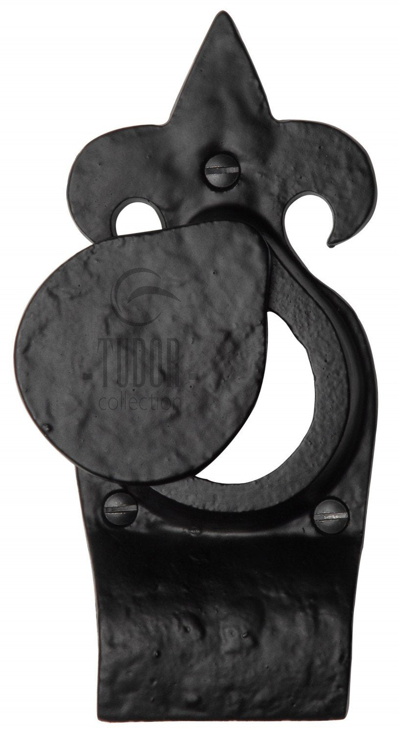 The Tudor Cylinder Pull with cover