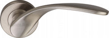 Load image into Gallery viewer, Heritage Brass Door Handle Lever Latch on Round Rose Volo Design